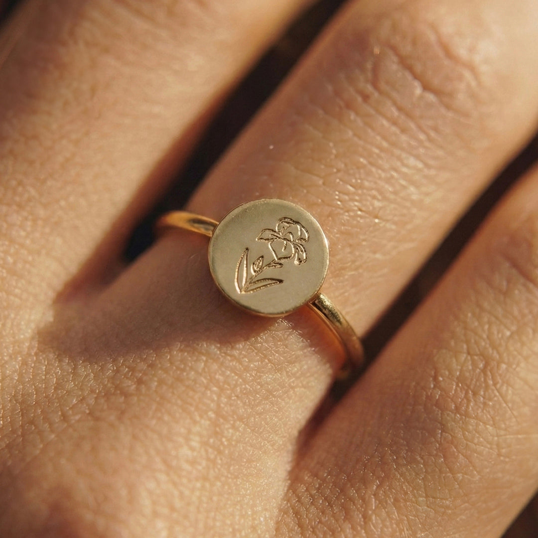 Pebble Birthflower Ring