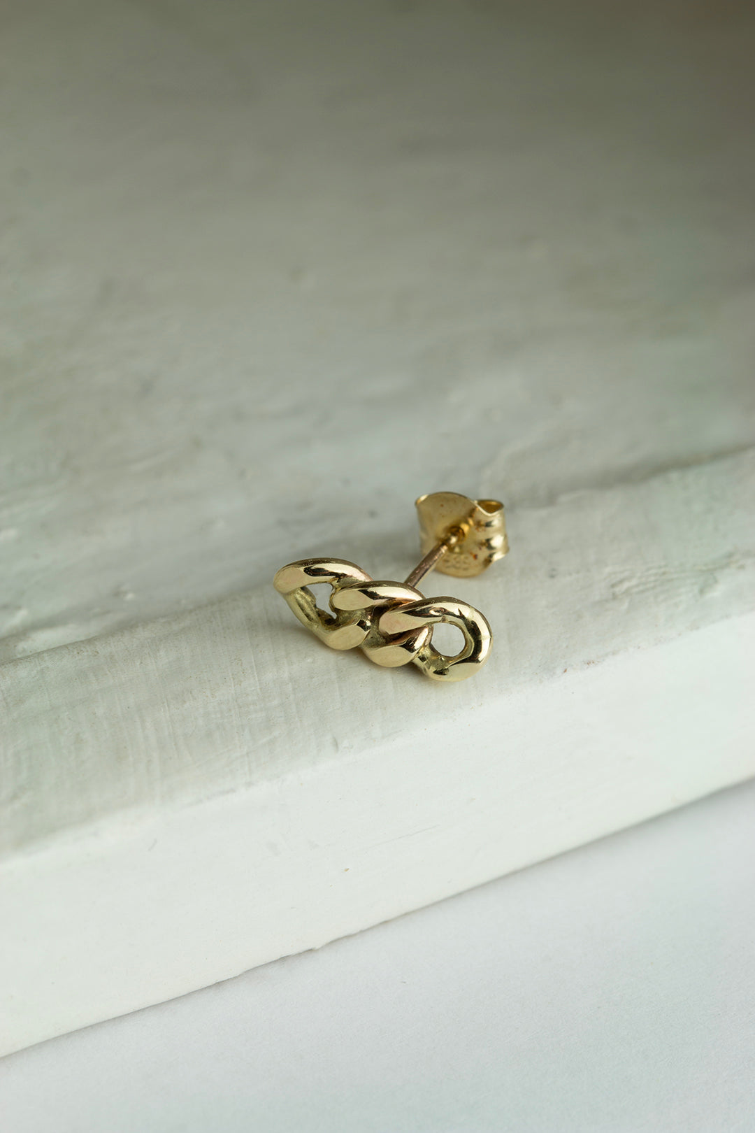 Chain Stud